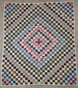 Edredón de retazos de colección multicolor cosido a mano viaje alrededor del mundo años 70 73"X64" - Imagen 1 de 11