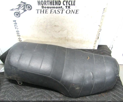 Sillín base asiento vintage 83 Suzuki GN125 Z OEM 45180-05300-48H ST1421 Foto 1 de 4