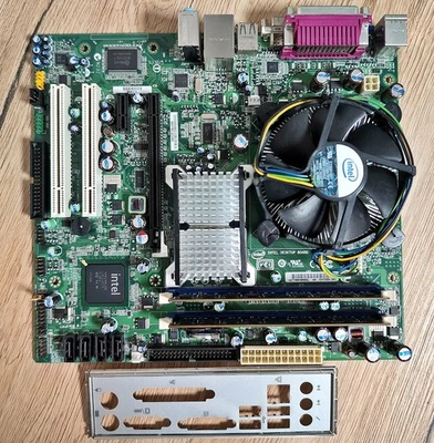 Intel DG41TY LGA775 mATX G41 Motherboard + E5400 CPU with cooler + 4GB DDR2 RAM - Image 1 of 4