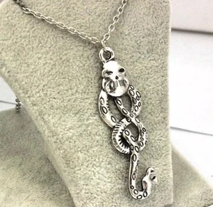Harry Potter Horkrux Todesser Schlangenhalskette 2" Anhänger 18" Kette Bellatrix - Bild 1 von 12