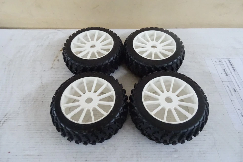 treno ruote per EB 4 S2 RC Thunder Tiger  rc motore a scoppio radiocomandata - Immagine 1 di 4