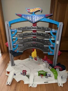 Hot Wheels Ultimate Garage Playset with Shark. See Description - Picture 1 of 4