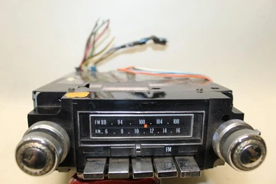 Cadillac Fleetwood 1979 radio AM FM reproductor de 8 pistas Foto 1 de 4