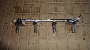 FUEL RAIL WITH INJECTOR NON TURBO FITS 04-07 PT CRUISER 604241 - Bild 1 von 12