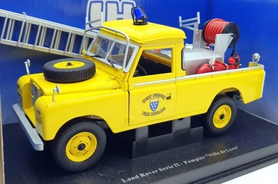 Universal Hobbies 1/18 Scale Diecast 0860 Land Rover Series 2 West Sussex Fire - Image 1 of 4