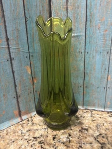 "Florero oscilante vintage vikingo verde épico MCM vidrio artístico ~ 8,4"" bonito" - Imagen 1 de 6