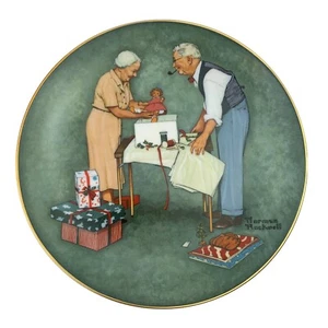 Norman Rockwell VERPACKUNG WEIHNACHTSGESCHENKE Sammler Teller amerikanische Familie  - Bild 1 von 7