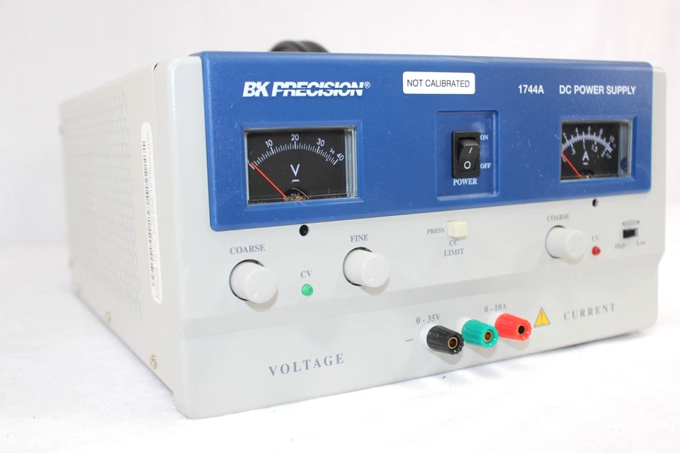 Fonte de alimentação DC variável regulada BK PRECISION 1744A DC 0-35V @ 10A - Imagem 1 de 4