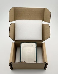 Intel Xeon-Silver 4215 (2.5GHz/8-core/85W) Processor SRFBA - Picture 1 of 4