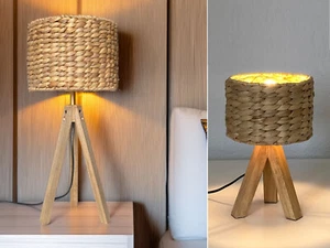 Nachttischlampen skandinavisch mit Dreibein Holzfuß & Lampenschirm Korbgeflecht - Bild 1 von 17