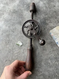 Vintage Classic Red paint Egg Beater Hand Crank Drill With Wood Handle 10.5"L. - Picture 1 of 3