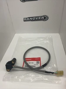 NEW OEM HONDA SPEED SENSOR 2001-2005 GL1800 GOLDWING 37700-MCA-003 - Picture 1 of 1