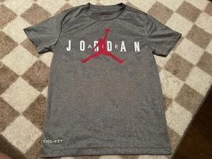 Nike AIR JORDAN Gray Tshirt Jumpman Boys Size Small 8-10 Dri-Fit - Picture 1 of 3
