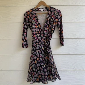Vestido envolvente con estampado floral de seda Diane Von Furstenberg con mangas 3/4 talla 4 - Imagen 1 de 12