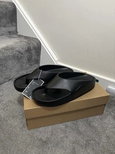 Nike Calm Flip Flop Triple Black UK 8 US 9 EUR 42.5 BNEW - Picture 1 of 9