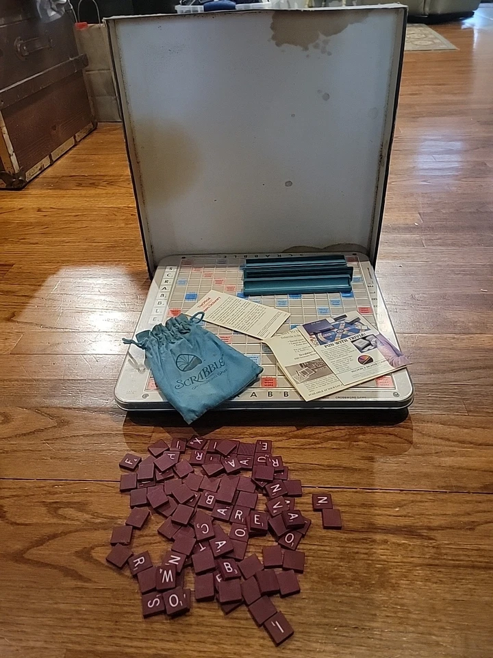 Tocadiscos giratorio edición SCRABBLE DELUXE 1979 azulejos de caoba 99 Foto 1 de 1