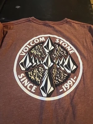 Volcom Men's Short Sleeve T-Shirt Size Medium - Image 1 of 4