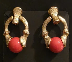 Signed Sarah Cov Faux Bamboo Door Knocker Coral Clip-on Goldtone Earrings - Picture 1 of 3