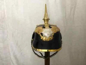 Casco Pickelhaube Alemán Prusiano De Cuero Grabado Réplica De Oficial Con Púas - Imagen 1 de 5