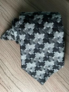 TOM FORD Silk Geometric Black Silver Neck Tie - Picture 1 of 8