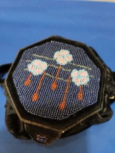 Bolso de mano vintage de terciopelo con cuentas victoriano - Imagen 1 de 12