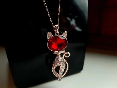 Halskette mit Funkelnder Katzendame°. - Bild 1 von 3