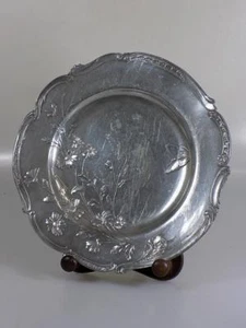 PLATO ESTILO JUVENIL IMAGEN EN RELIEVE KAYSERZINN MARIPOSA PLATEADO FLORAL 20.JHD - Imagen 1 de 1