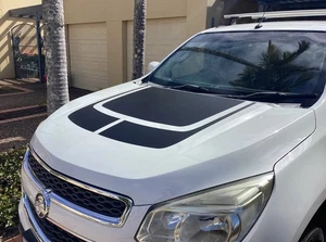 Holden Colorado Bonnet Stripe Graphics Any Year Decals Stickers Utility 4x4 - Foto 1 di 6