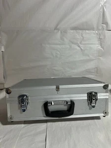 Vintage Aluminium mittelgroßer Hartschalenkoffer Fotografie Kamera Reise - Bild 1 von 3