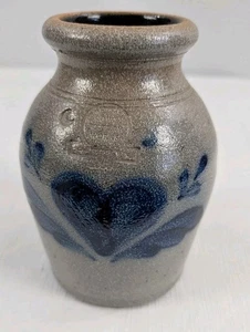 Vintage Rowe Pottery Works 1989 Salt Glaze Cobalt Heart Vase Crock 6 1/4" - Picture 1 of 9