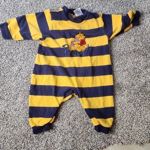 Mono Mameluco De Colección Disney Store Winnie The Pooh Piglet 12 Meses Amarillo Azul - Imagen 1 de 8
