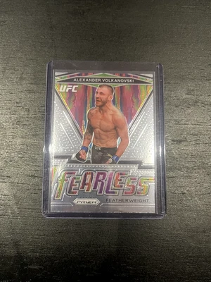 2021 Panini Prizm UFC Debut Edition Alexander Volkanovski Fearless Insert #17 - Image 1 of 2