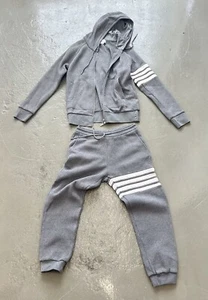 Authentisch THOM BROWNE GRAU ENGINEERED 4-STEG REISSVERSCHLUSS Waffelmuster HOODIE SWEATANZUG HOSE 0/S - Bild 1 von 13