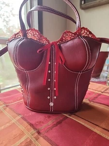 Korsetttasche, Kunstleder, rot, Spitze, Satin, Strass, Tragegurt plus Griff - Bild 1 von 11