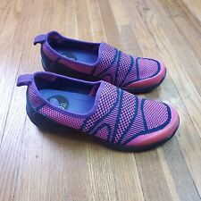 Sanita o2 Womens Slip On Shoes Sz 8 EU 39 Stretch Knit Sneaker 