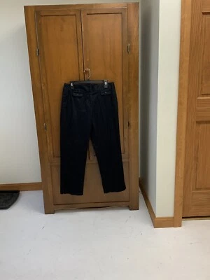 Pantalones cortos de pierna recta Oscar de la Renta para mujer negros talla 10 27 entrepierna Foto 1 de 4