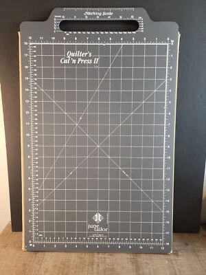 Quilters Cut N Press II by June 定制双面切割垫和压面 — 第 1/4 张图片