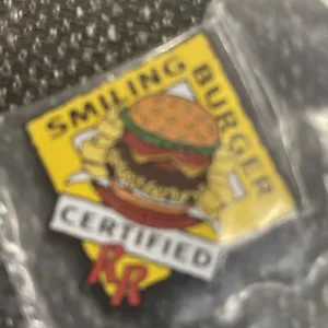 Red Robin Smiling Burger Certified Collectible Restaurant Employee Lapel Pin - Picture 1 of 1