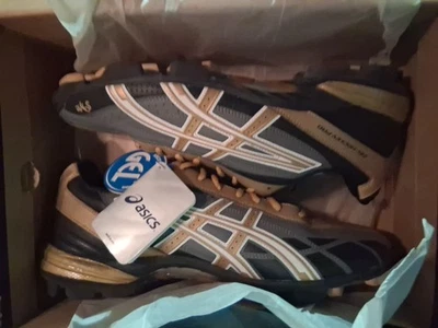MENS ASICS Gold, Black And White Size 13 new In Box - Image 1 of 4