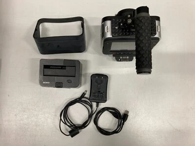 Blackmagic Production Camera 4K EF Bundle - Bild 1 von 3