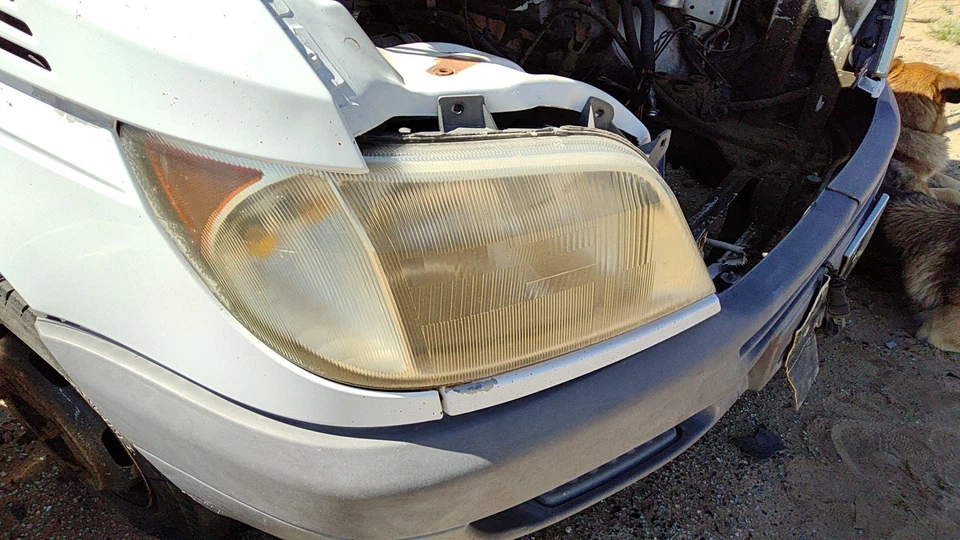 Luz delantera derecha para pasajeros Sprinter Van 3500 2002-2006 OEM 5103599AA Foto 1 de 4