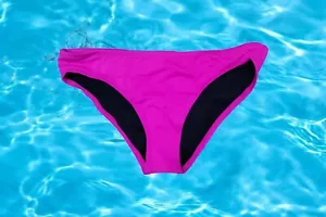 Pink Roched Large Bikini bathing suit bottom. Large - Picture 1 of 2