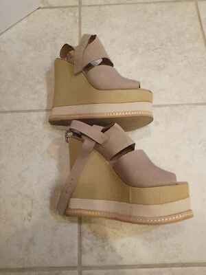 Sandalias de cuero Matiko CHER talla 7,5 EE. UU. gamuza tostada cuña correa al tobillo tacón de corcho Foto 1 de 4