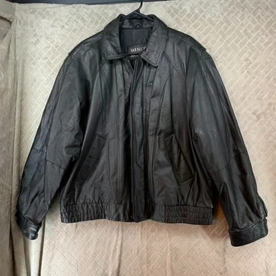 Jaqueta Bombardeiro Masculina Winlit Couro Extra Grande Preta Curta Estilo Antigo Steampunk - Imagem 1 de 4