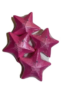 Lote de 4 bombas de baño brillantes en forma de estrella de More Than Magic - Crujiente caramelo manzana  - Imagen 1 de 4