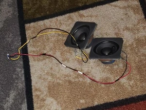 Emerson LF320EM4F TV Left Right Speakers - Picture 1 of 1