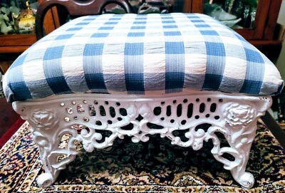  VTG CAST IRON *FOOTSTOOL *BLOSSOMS & BUD ROSES * BLUE & WHITE PLAID 💙 14"x 14" - Image 1 of 4