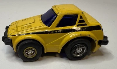 Die Cast Car: Triumph No. 986697 - Vintage 1990s - Image 1 of 4