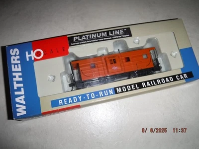 WALTHERS HO THE MILWAUKEE ROAD RIB SIDE CABOOSE #991864 - ITEM #932-7673 - NEW! - Image 1 of 4