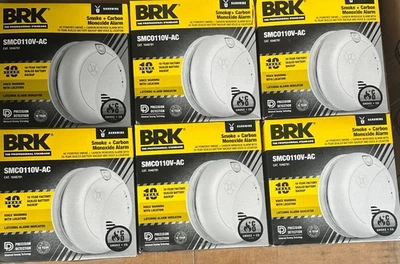 Lote de 6 alarmas de humo y CO cableadas BRK SMCO110V-AC (1046791) con batería de 10 años Foto 1 de 2